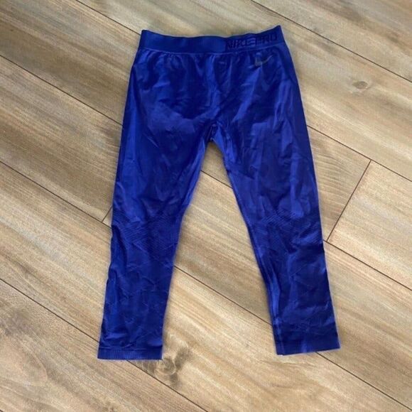 Nike Blue Pattern Athletic Cropped Seamless‎ Leggings Women Medium Bin G-23 - Picture 2 of 5